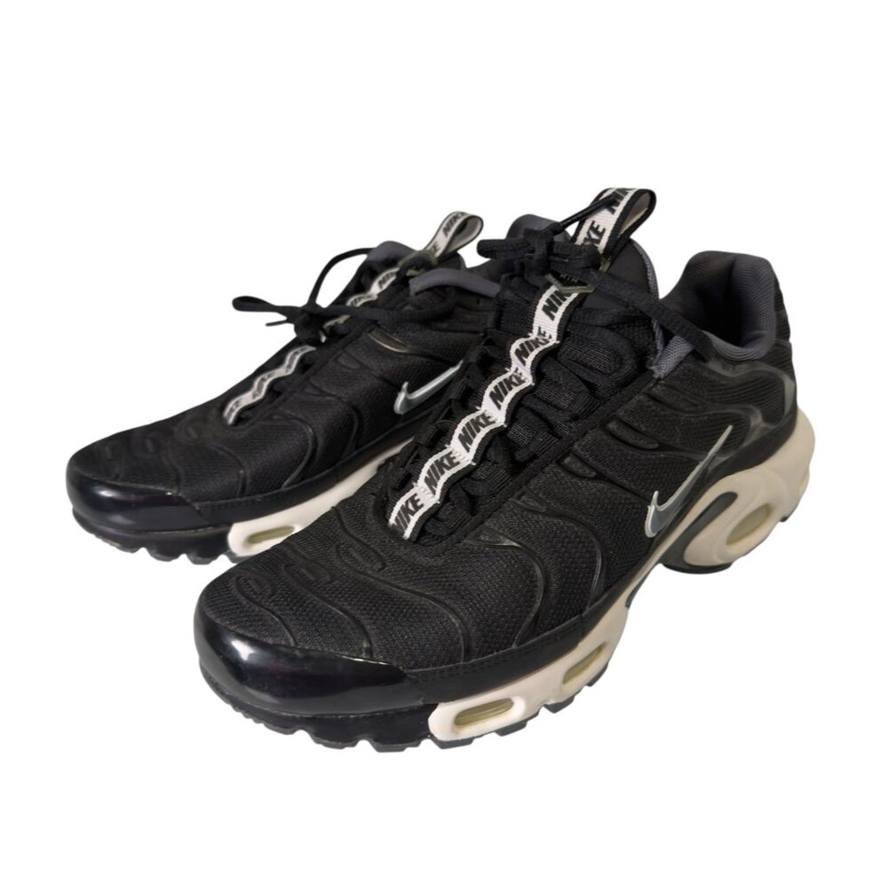Nike Air Max Plus TN SE Men’s Size 9 Athletic Sneakers AQ4128-001 Black White
